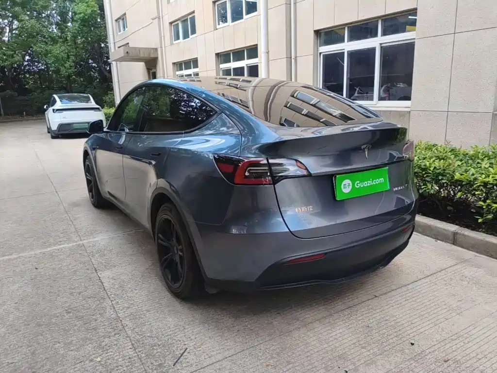 Tesla Model Y — фото 5