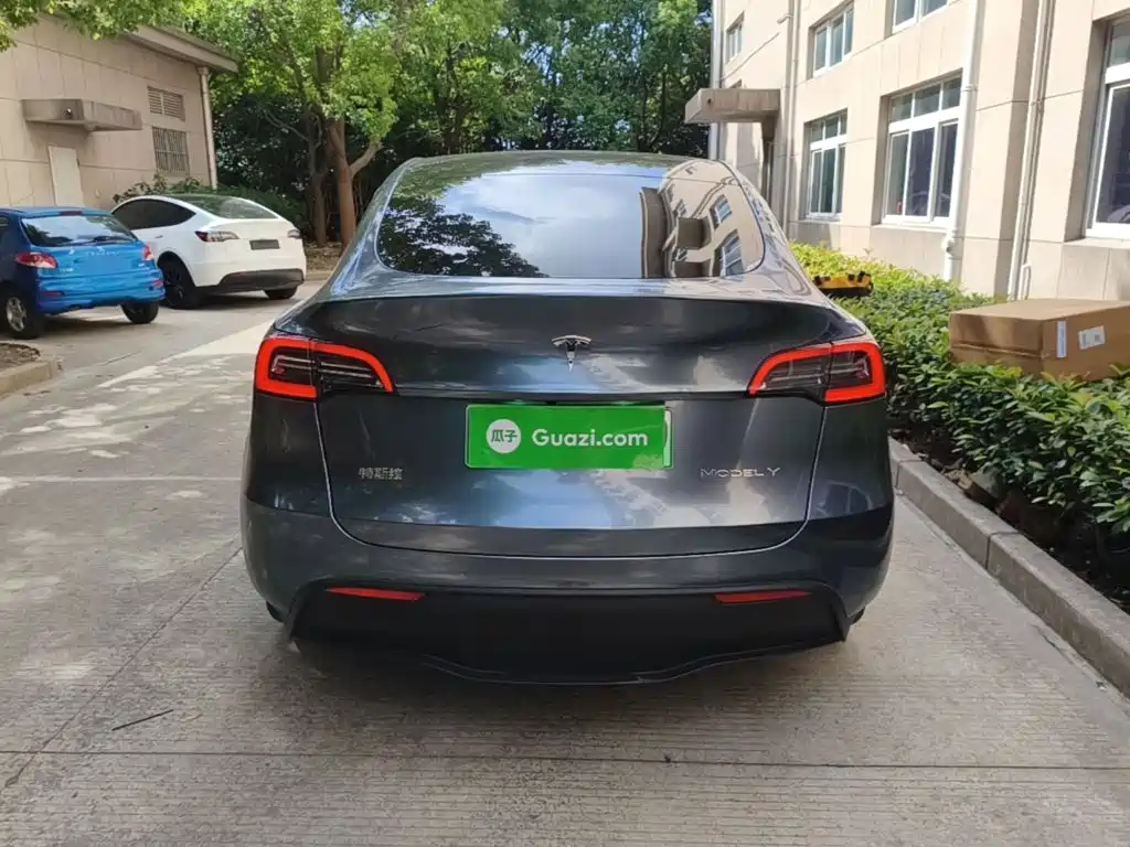 Tesla Model Y — фото 6