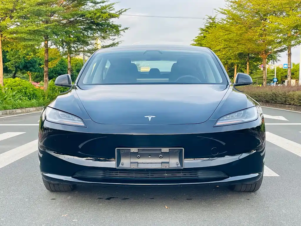 Tesla Model 3 — фото 2