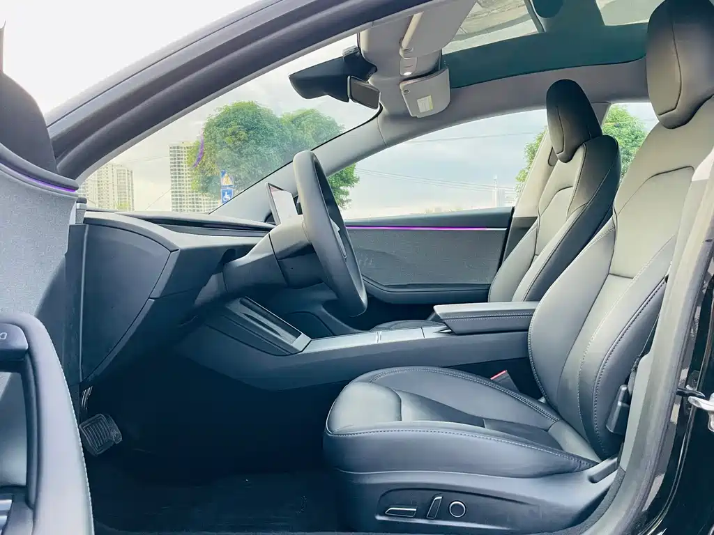 Tesla Model 3 — фото 15