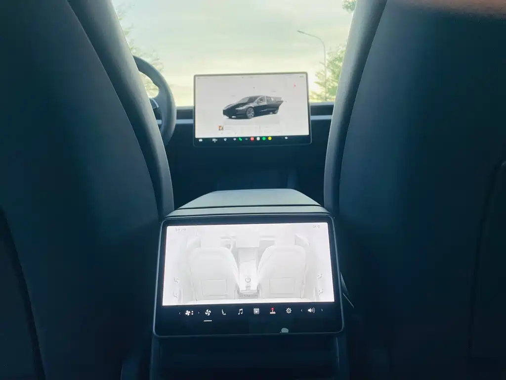Tesla Model 3 — фото 17