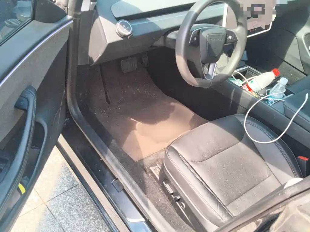 Tesla Model 3 — фото 14