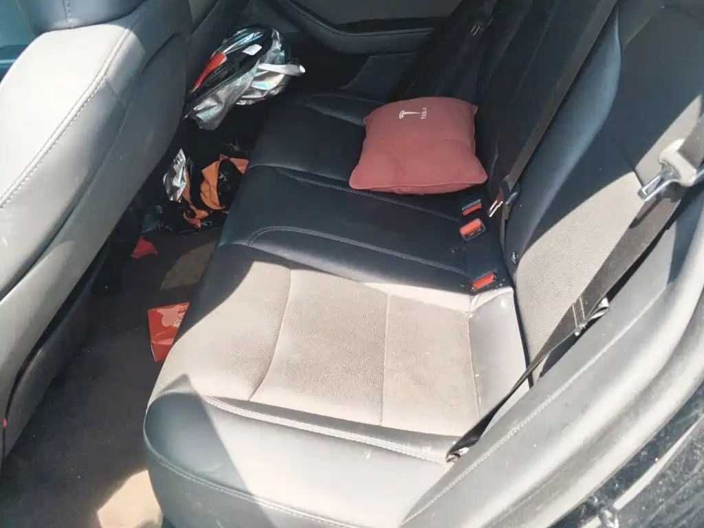 Tesla Model 3 — фото 15