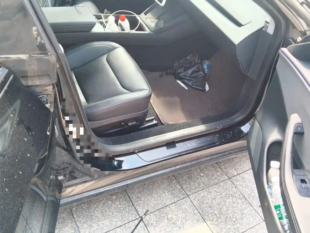 Tesla Model 3 — фото 18