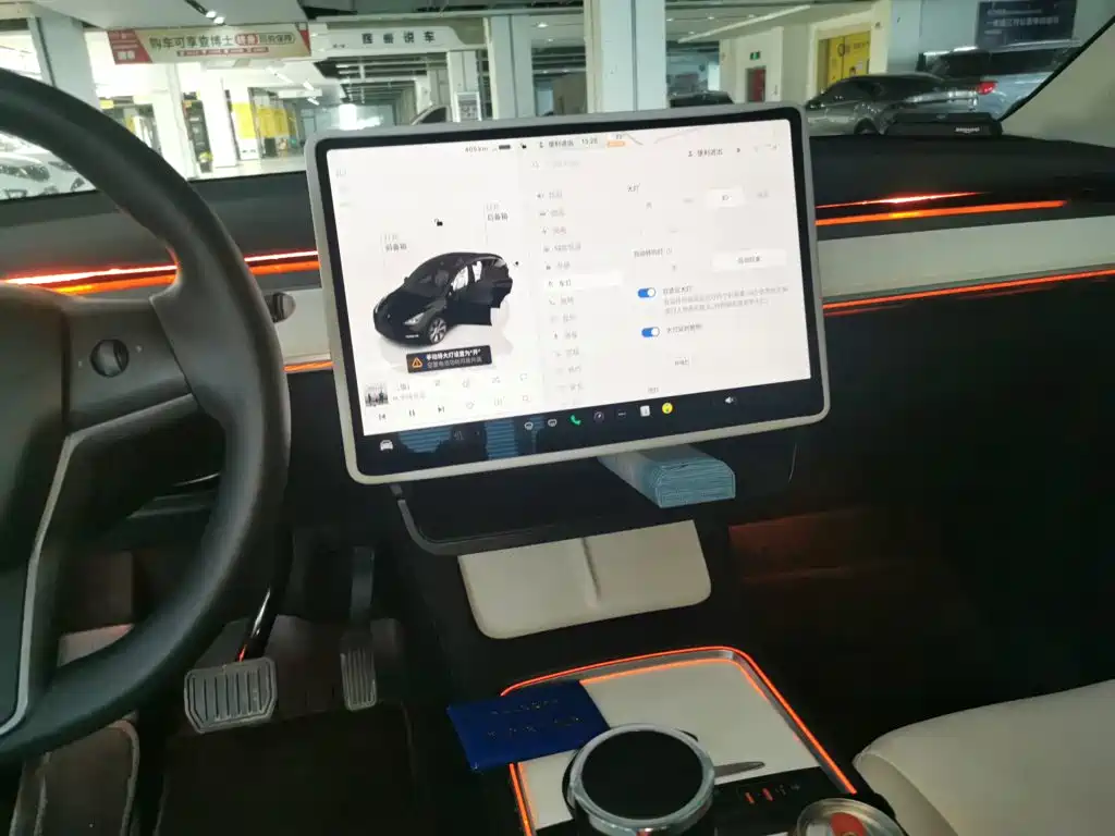 Tesla Model Y — фото 9