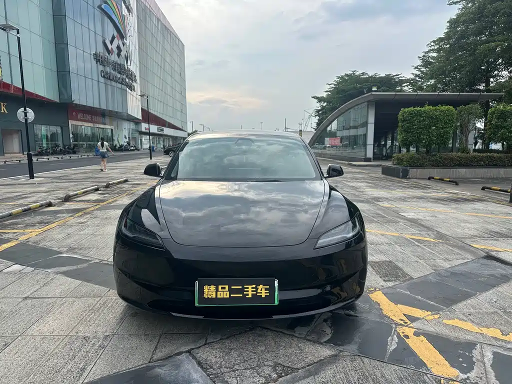 Tesla Model 3 — фото 2