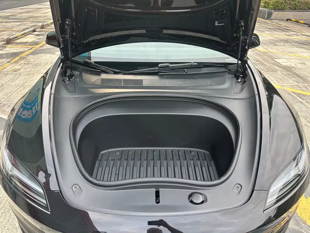 Tesla Model 3 — фото 14