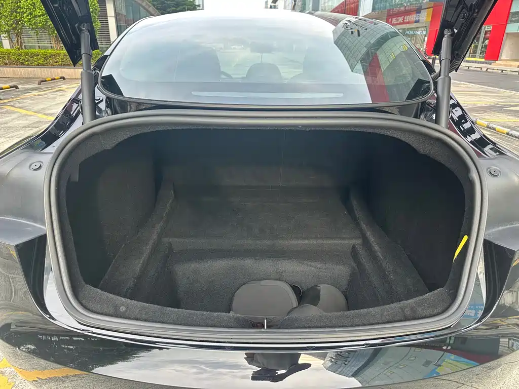 Tesla Model 3 — фото 15