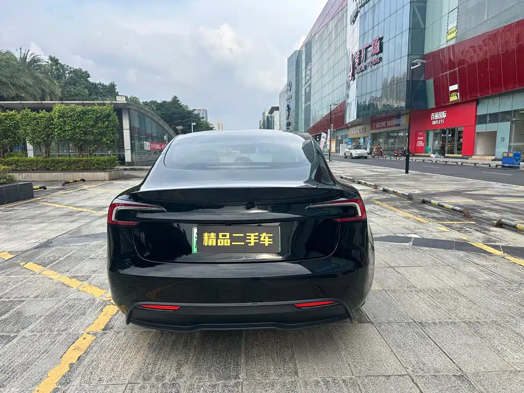 Tesla Model 3 — фото 18