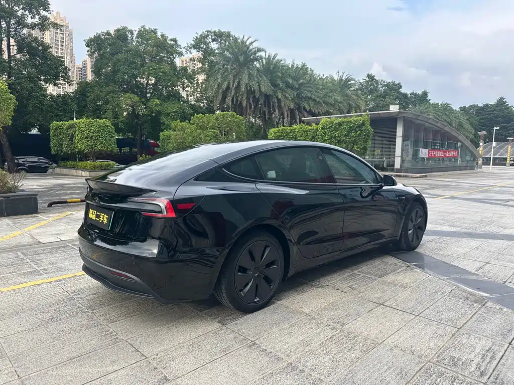 Tesla Model 3 — фото 19