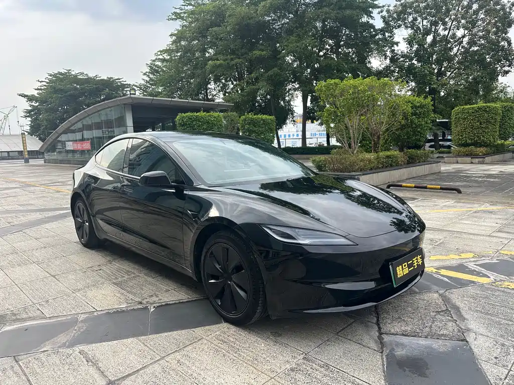 Tesla Model 3 — фото 3