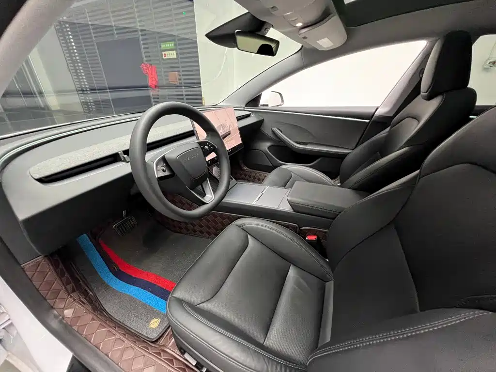 Tesla Model 3 — фото 3