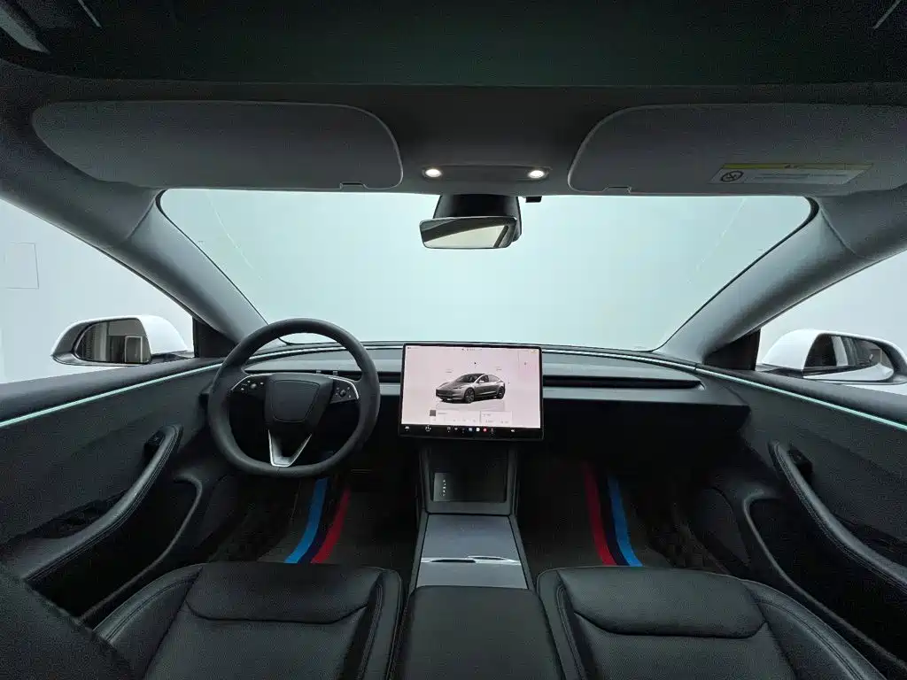 Tesla Model 3 — фото 10