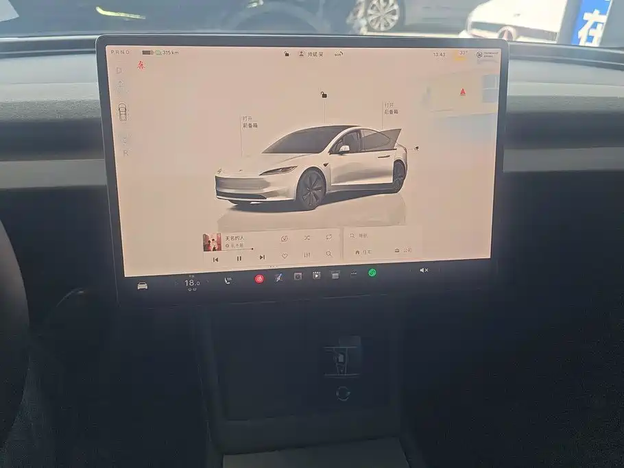 Tesla Model 3 — фото 13