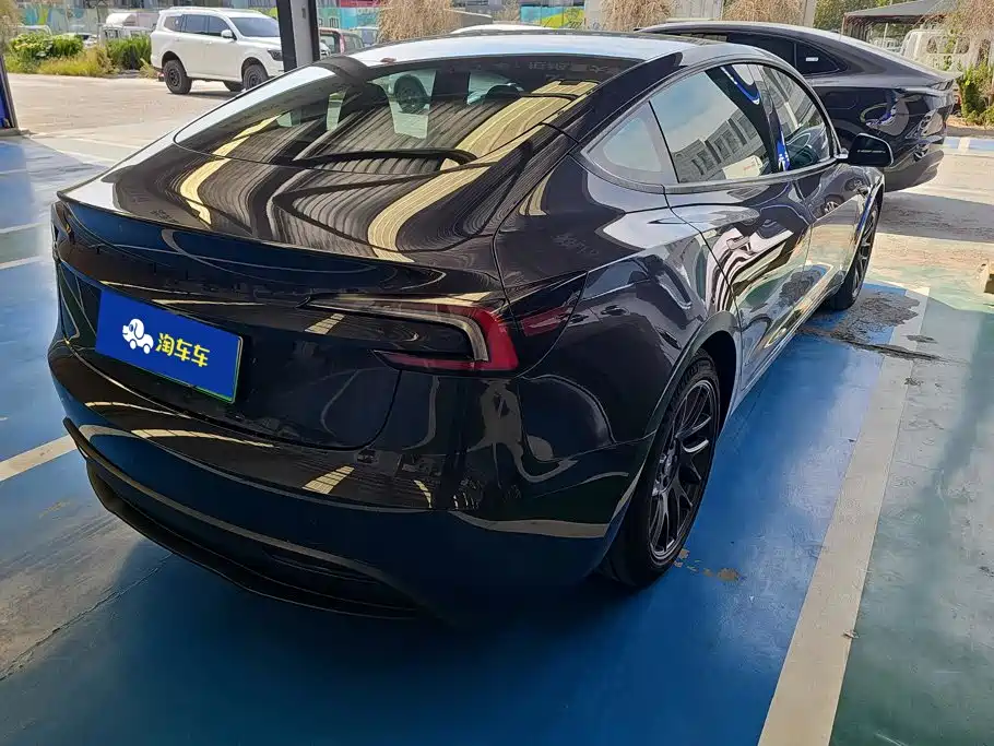 Tesla Model 3 — фото 3
