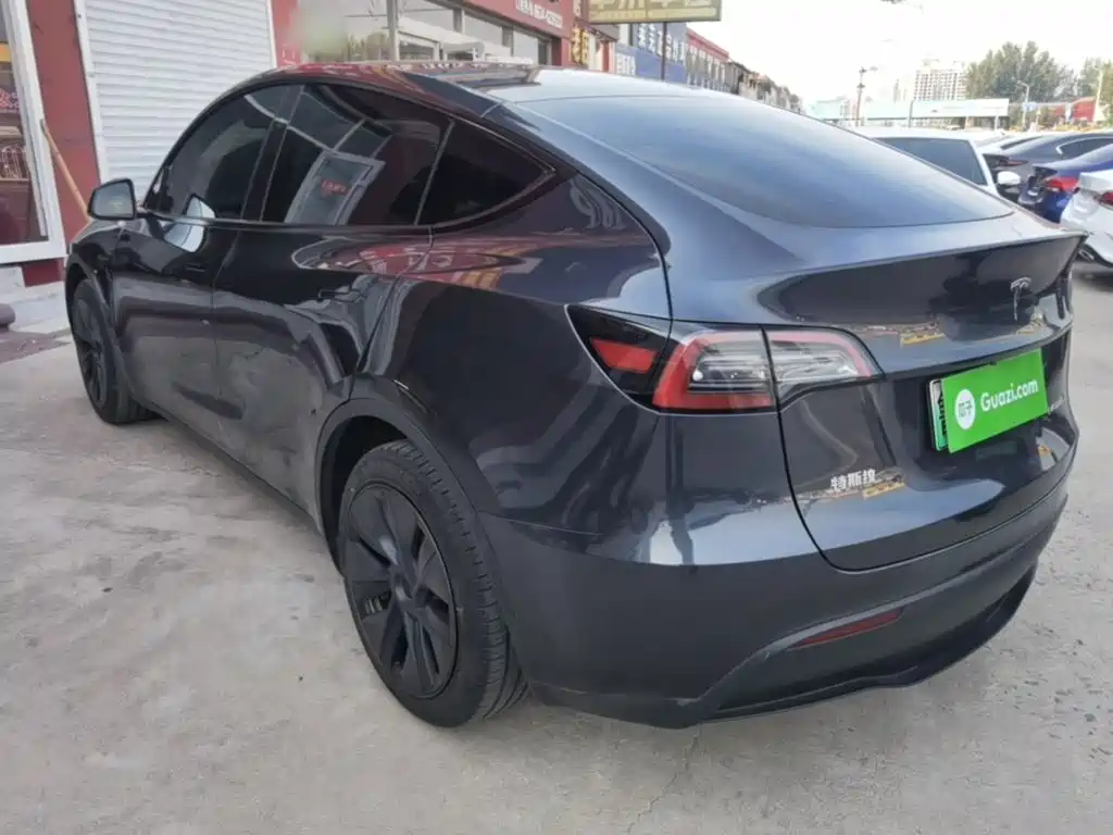 Tesla Model Y — фото 5