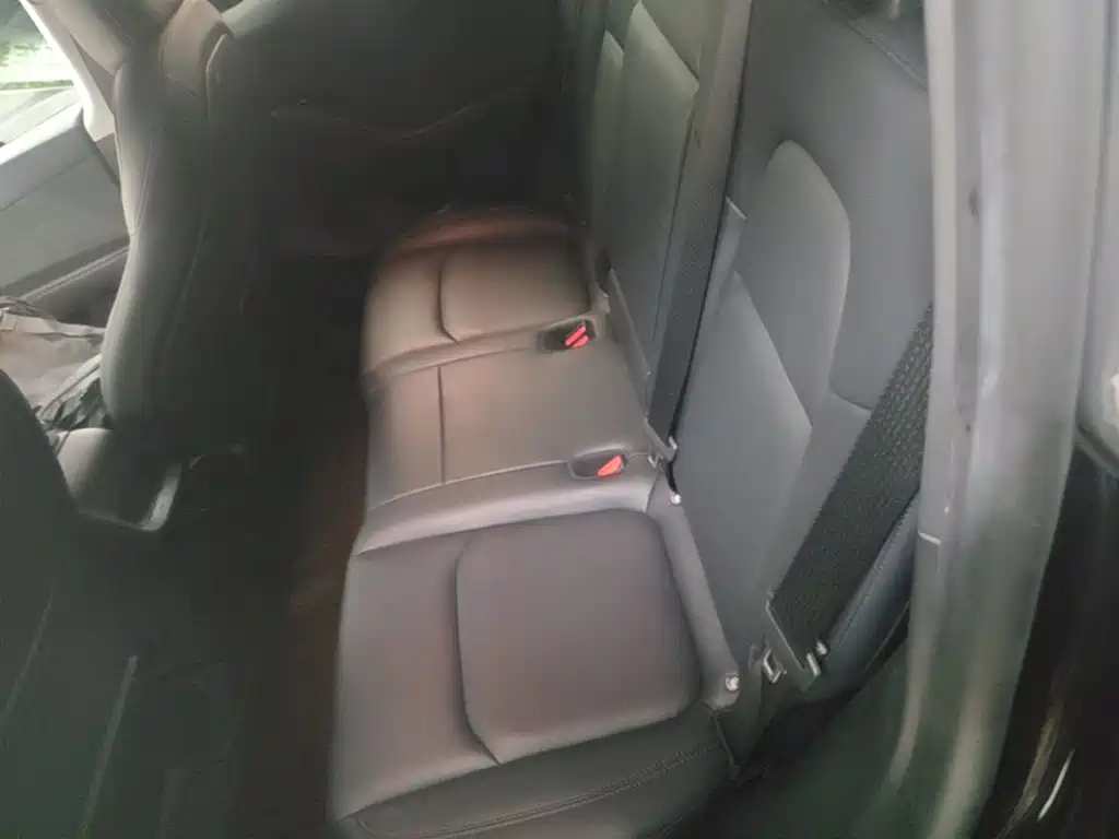 Tesla Model Y — фото 17