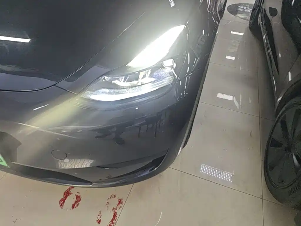 Tesla Model Y — фото 24