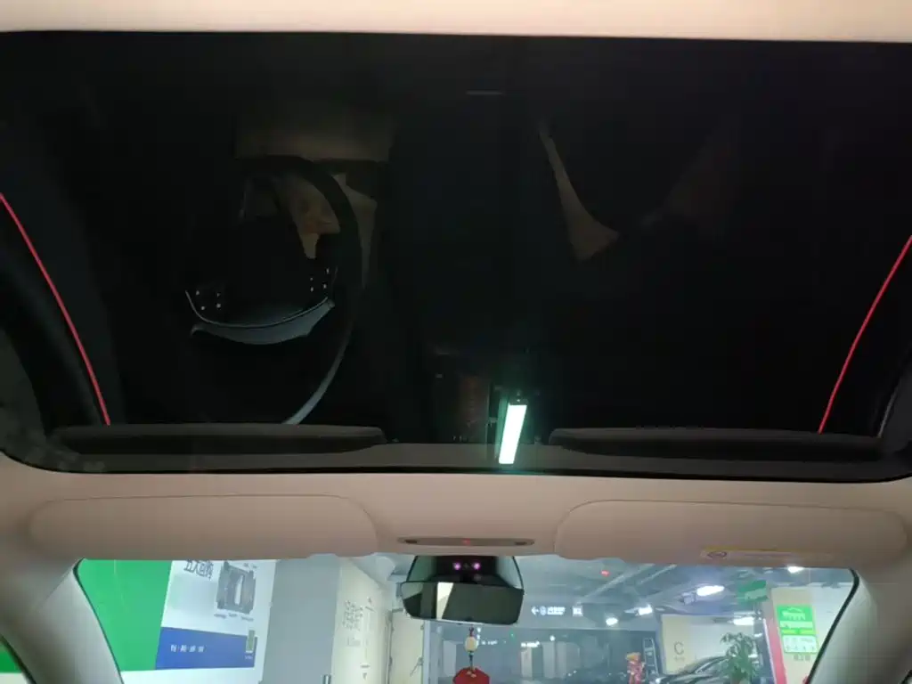 Tesla Model 3 — фото 18