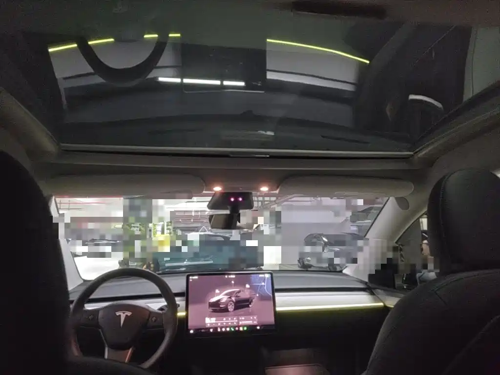 Tesla Model Y — фото 18