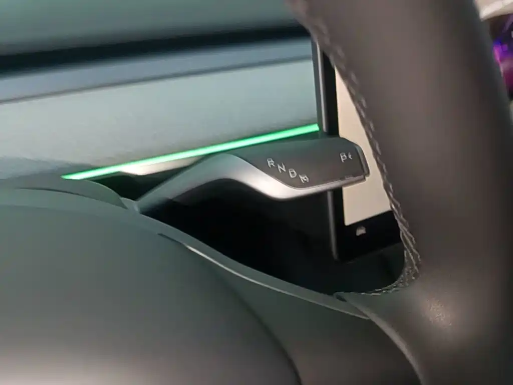 Tesla Model Y — фото 14