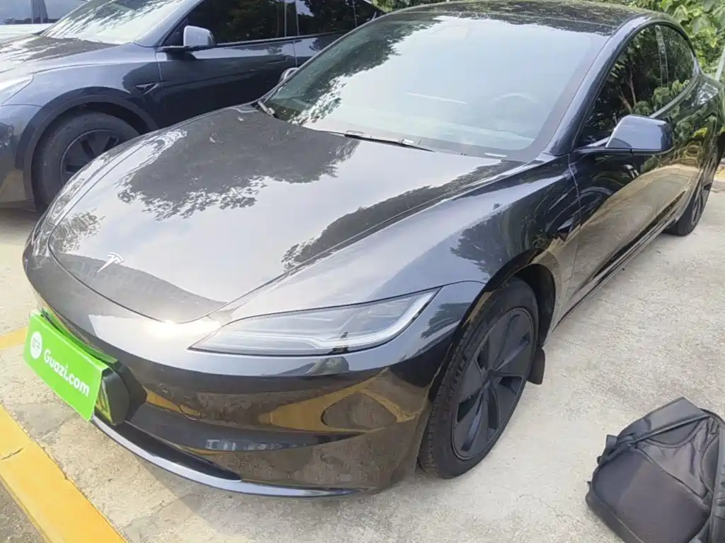 Tesla Model 3 — фото 2