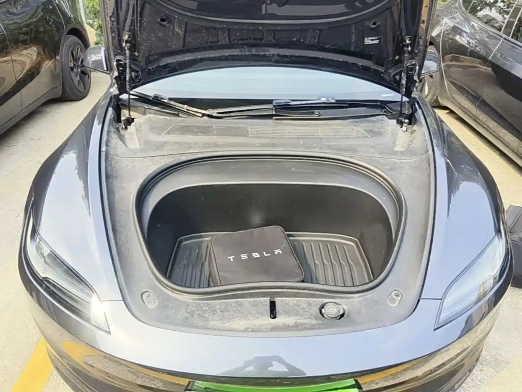 Tesla Model 3 — фото 20