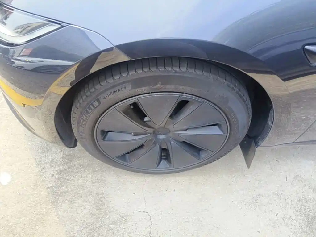 Tesla Model 3 — фото 23