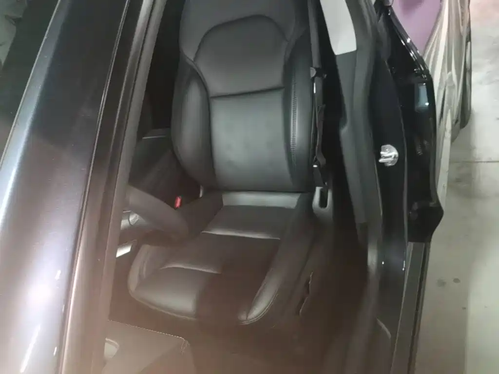 Tesla Model Y — фото 15