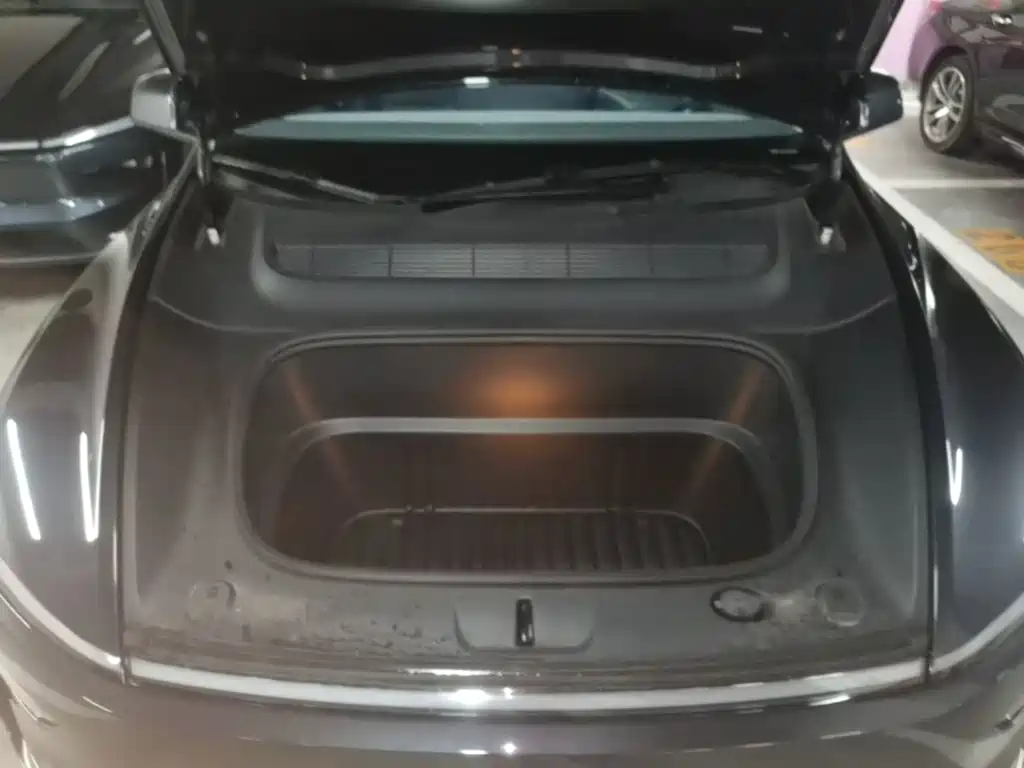 Tesla Model Y — фото 20