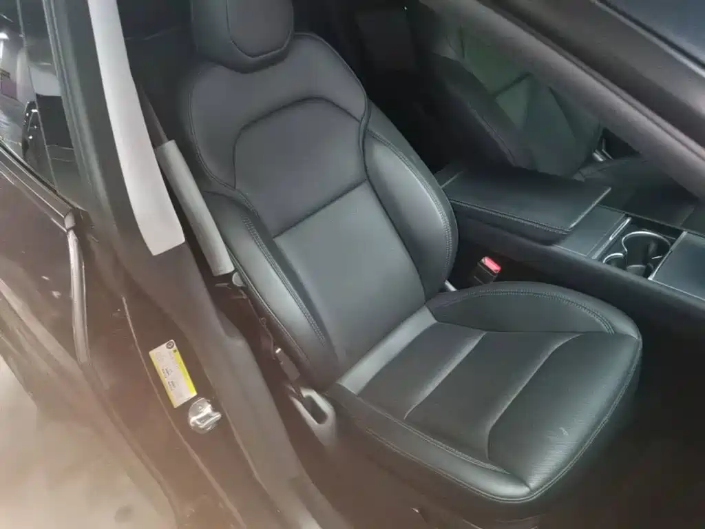 Tesla Model Y — фото 25
