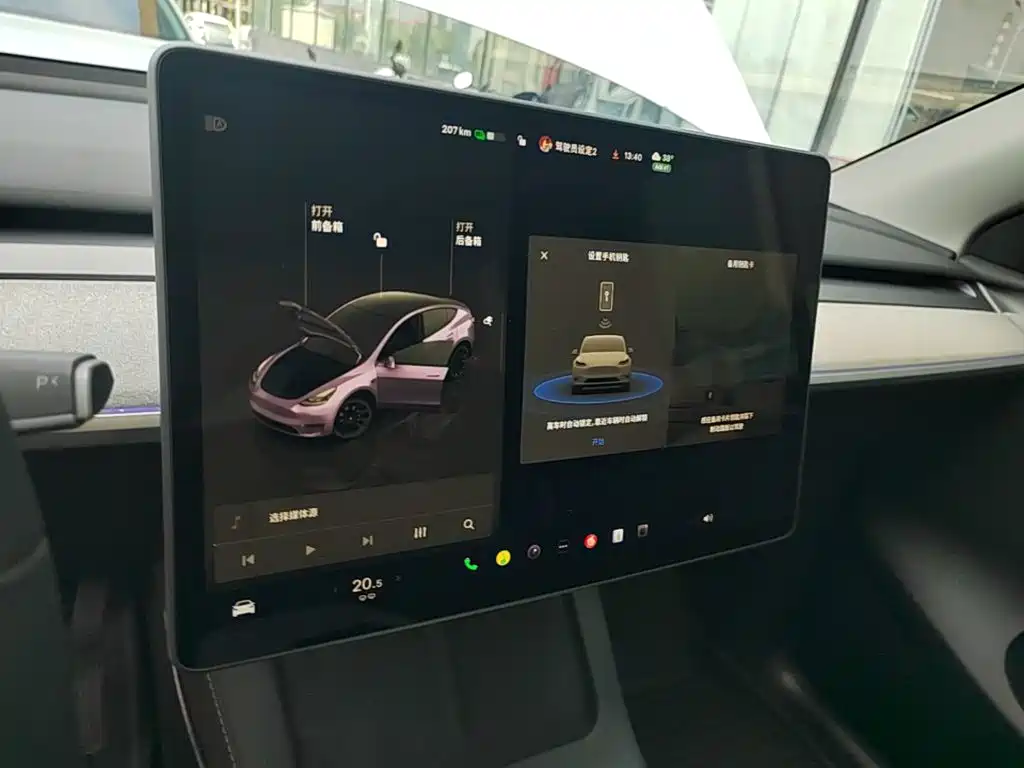 Tesla Model Y — фото 13