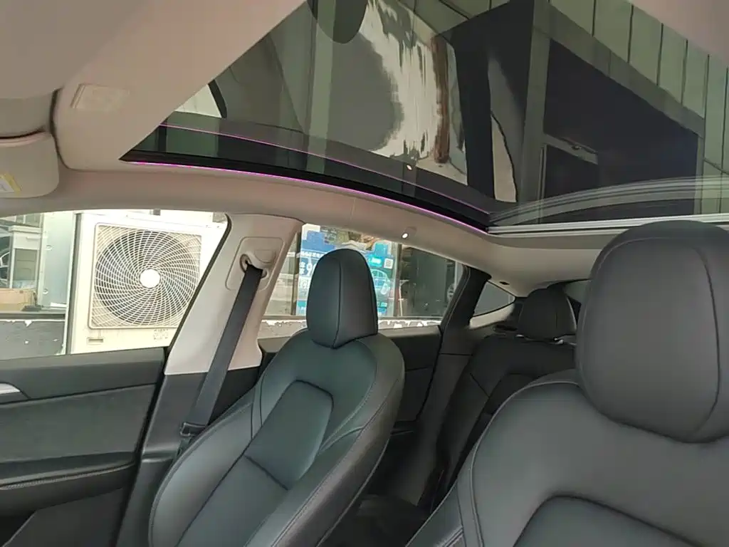 Tesla Model Y — фото 18