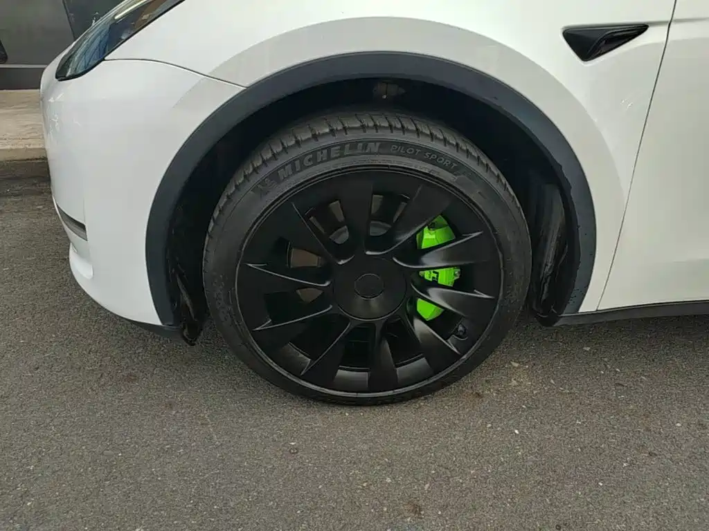 Tesla Model Y — фото 23