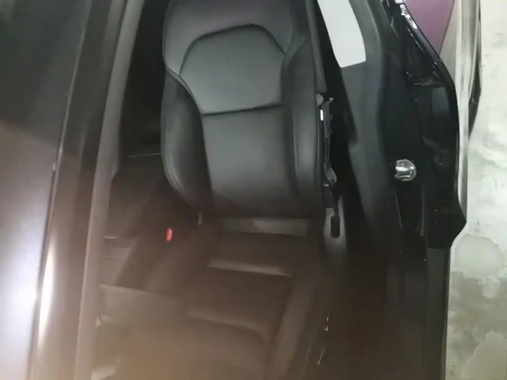 Tesla Model Y — фото 15