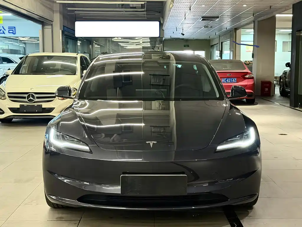 Tesla Model 3 — фото 2