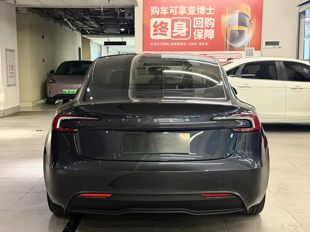 Tesla Model 3 — фото 4