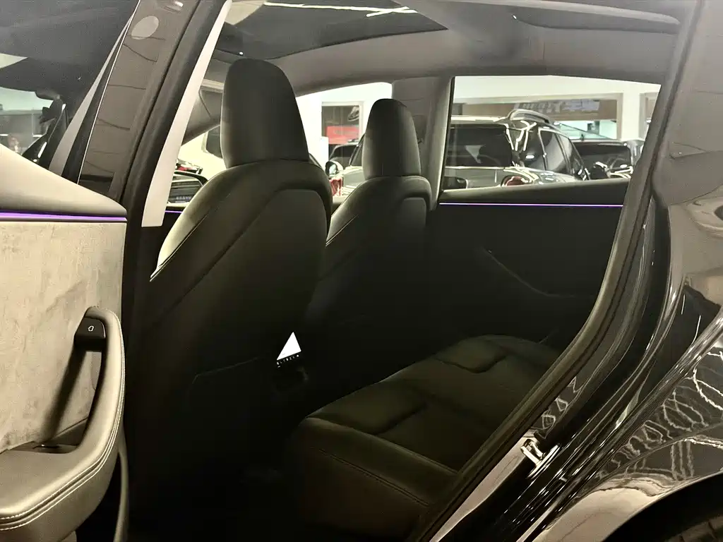 Tesla Model 3 — фото 6