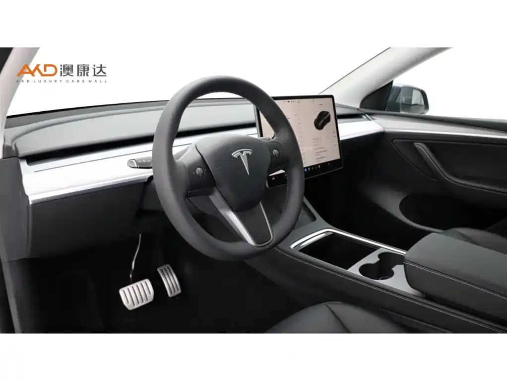Tesla Model Y — фото 6