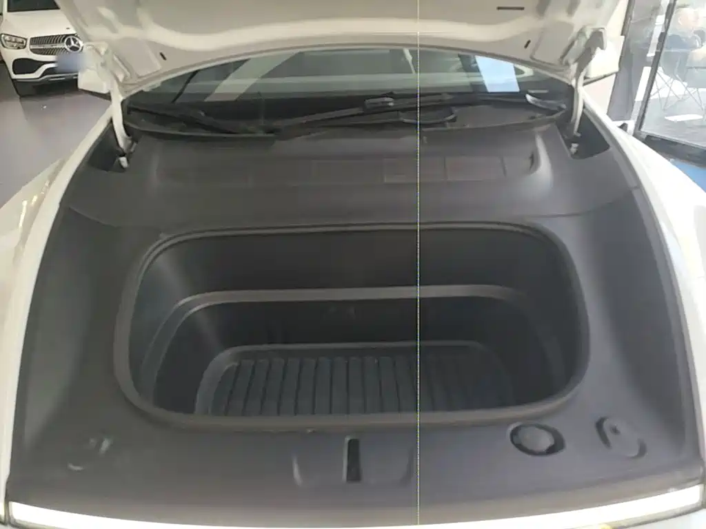 Tesla Model Y — фото 20