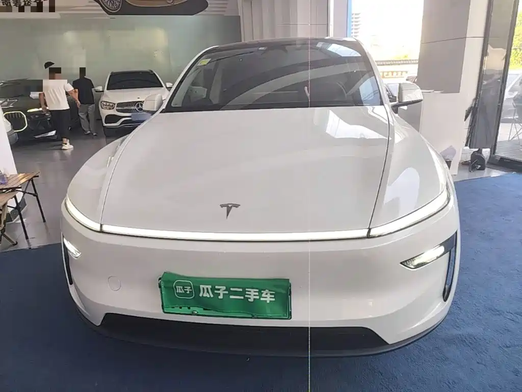 Tesla Model Y — фото 3