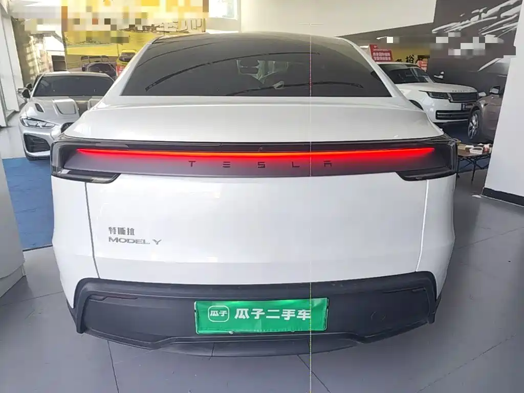 Tesla Model Y — фото 6