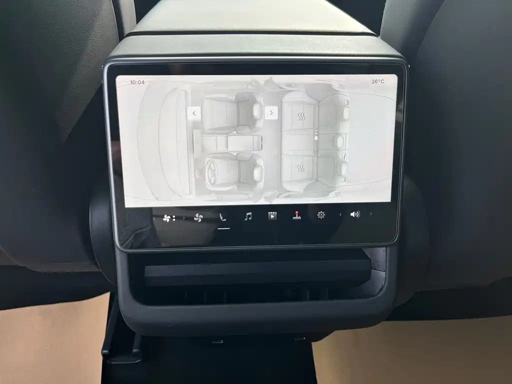 Tesla Model 3 — фото 17