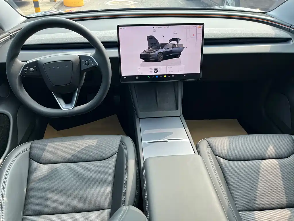 Tesla Model 3 — фото 18