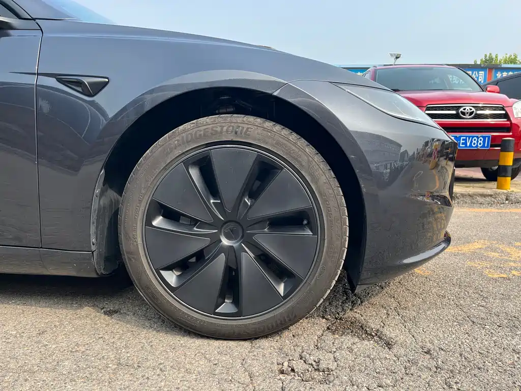 Tesla Model 3 — фото 23