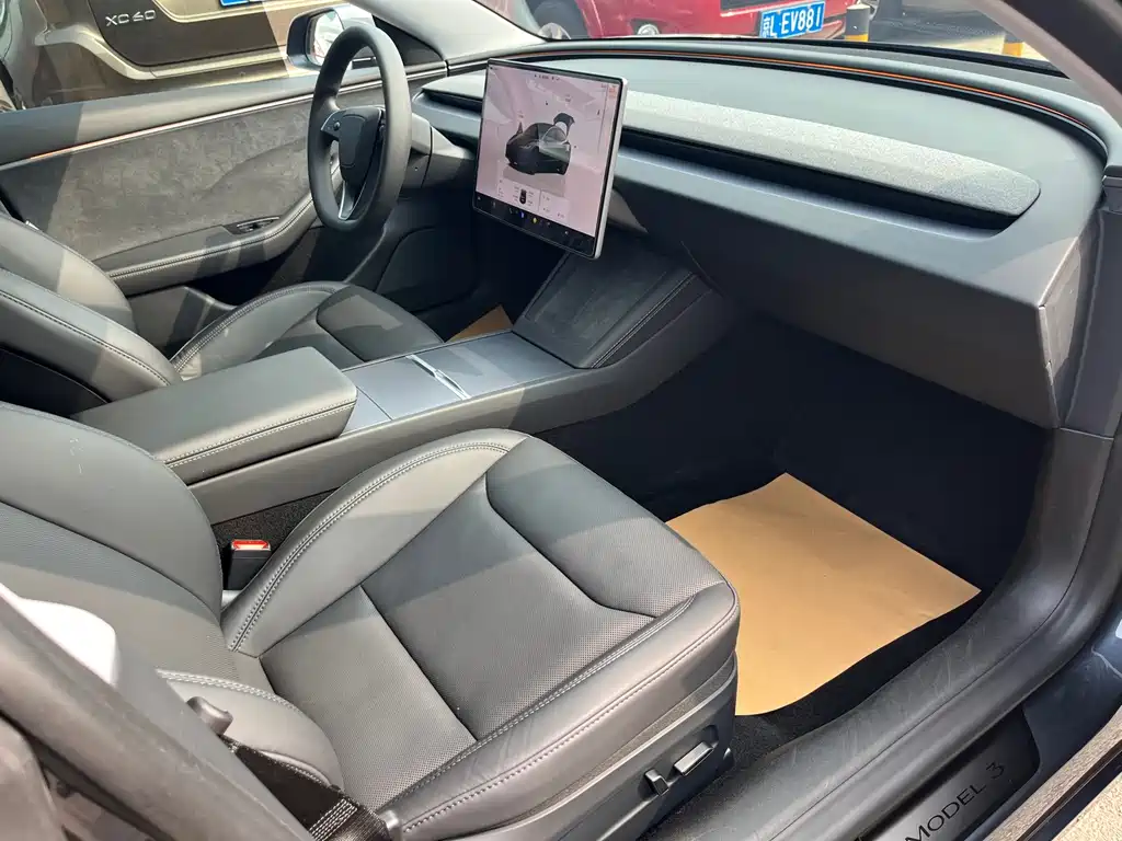 Tesla Model 3 — фото 29
