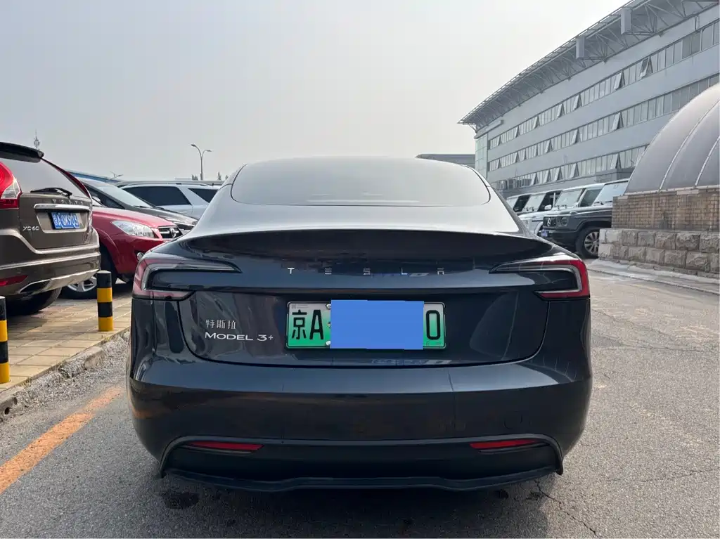 Tesla Model 3 — фото 5