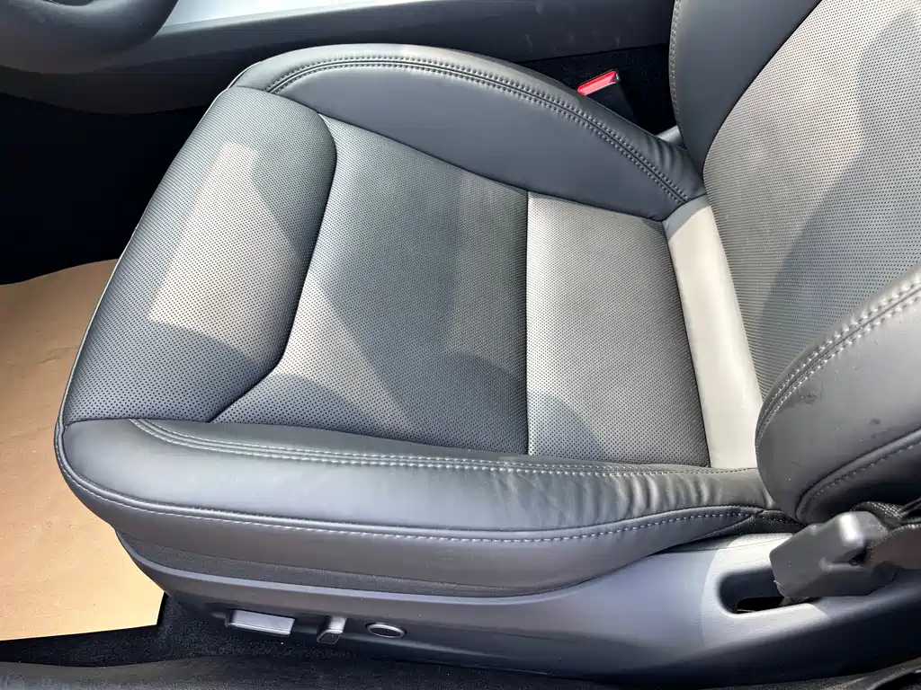 Tesla Model 3 — фото 10