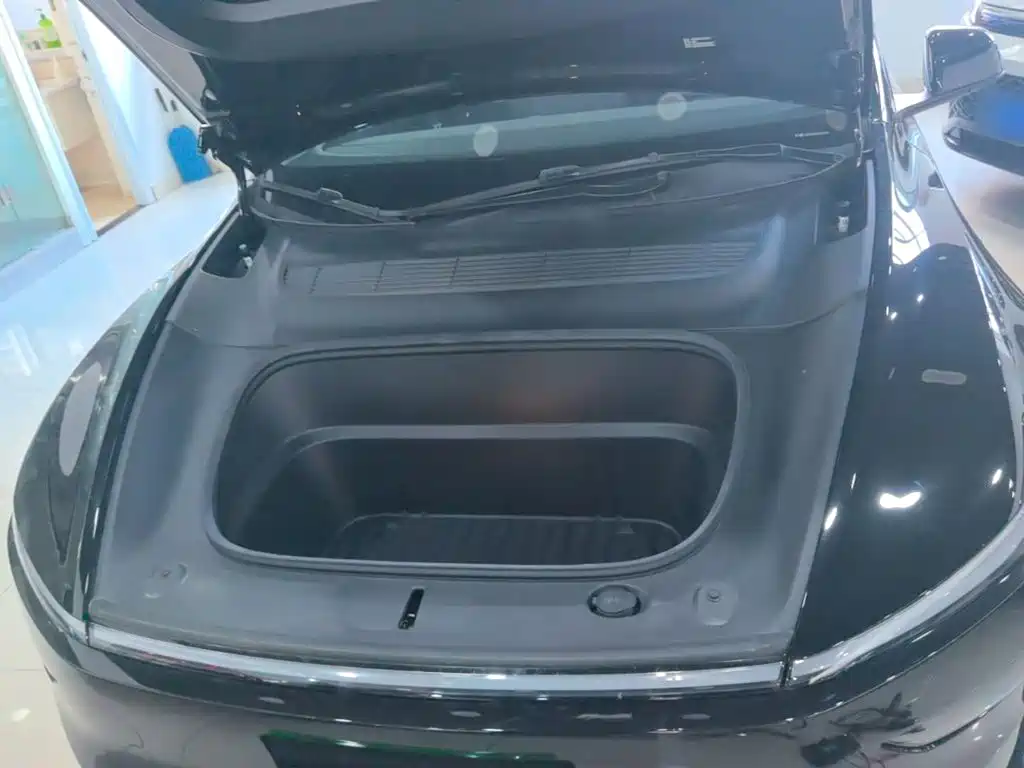 Tesla Model Y — фото 20
