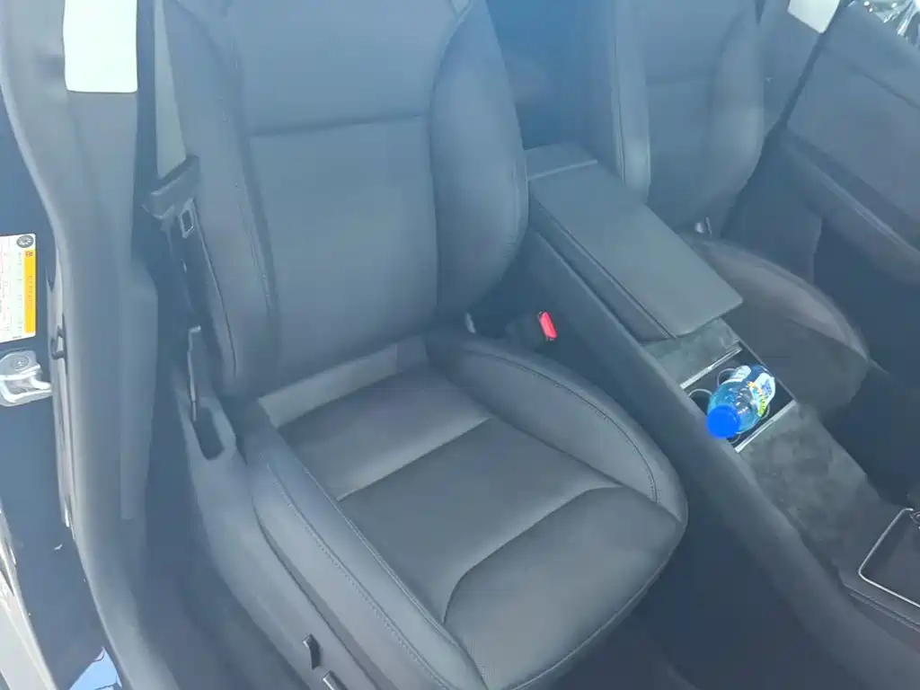 Tesla Model Y — фото 25